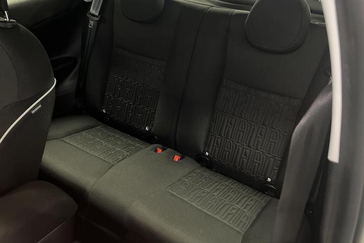 Hvid Fiat 500e fra 2024