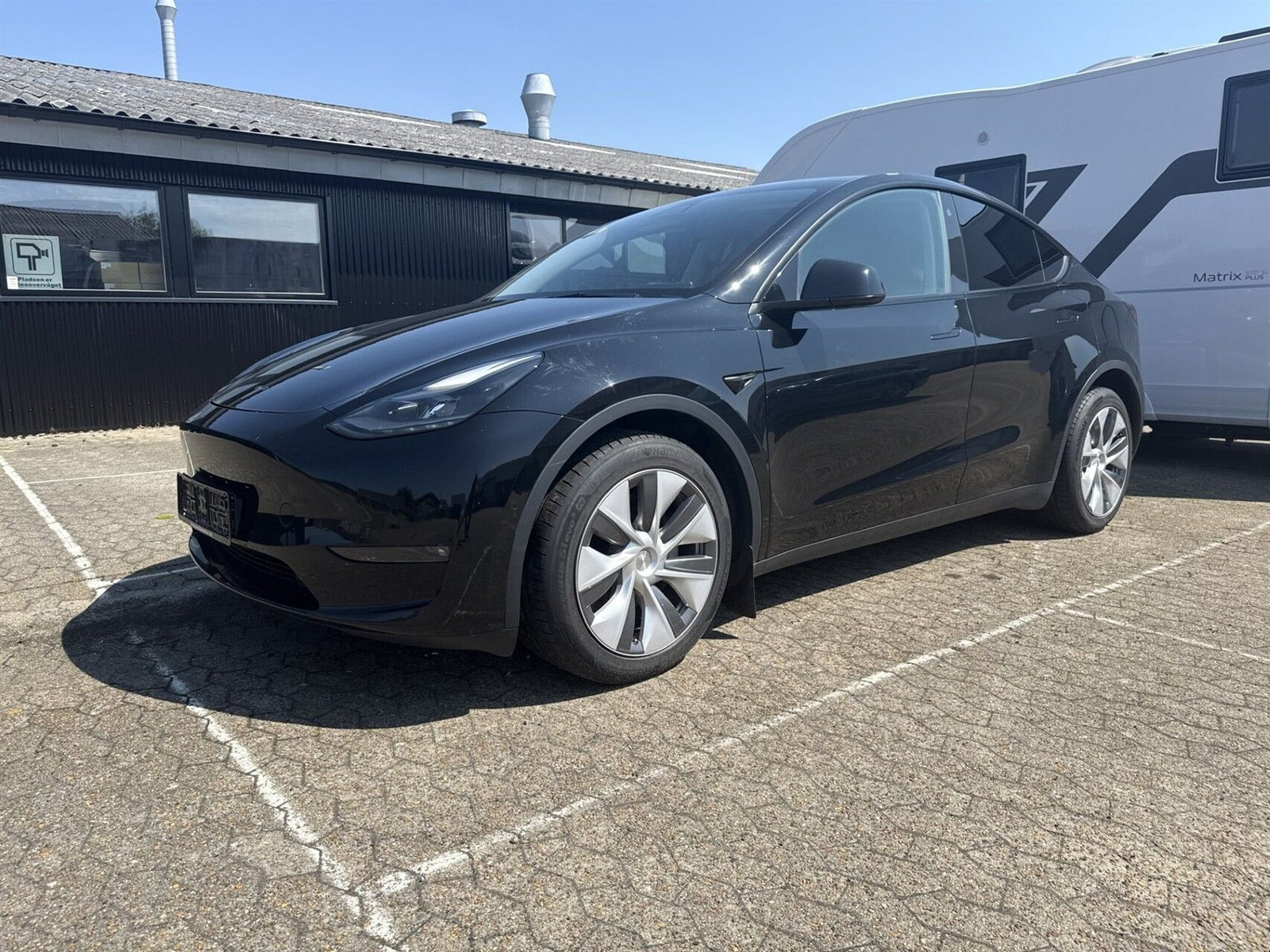 Tesla Model Y Long Range AWD