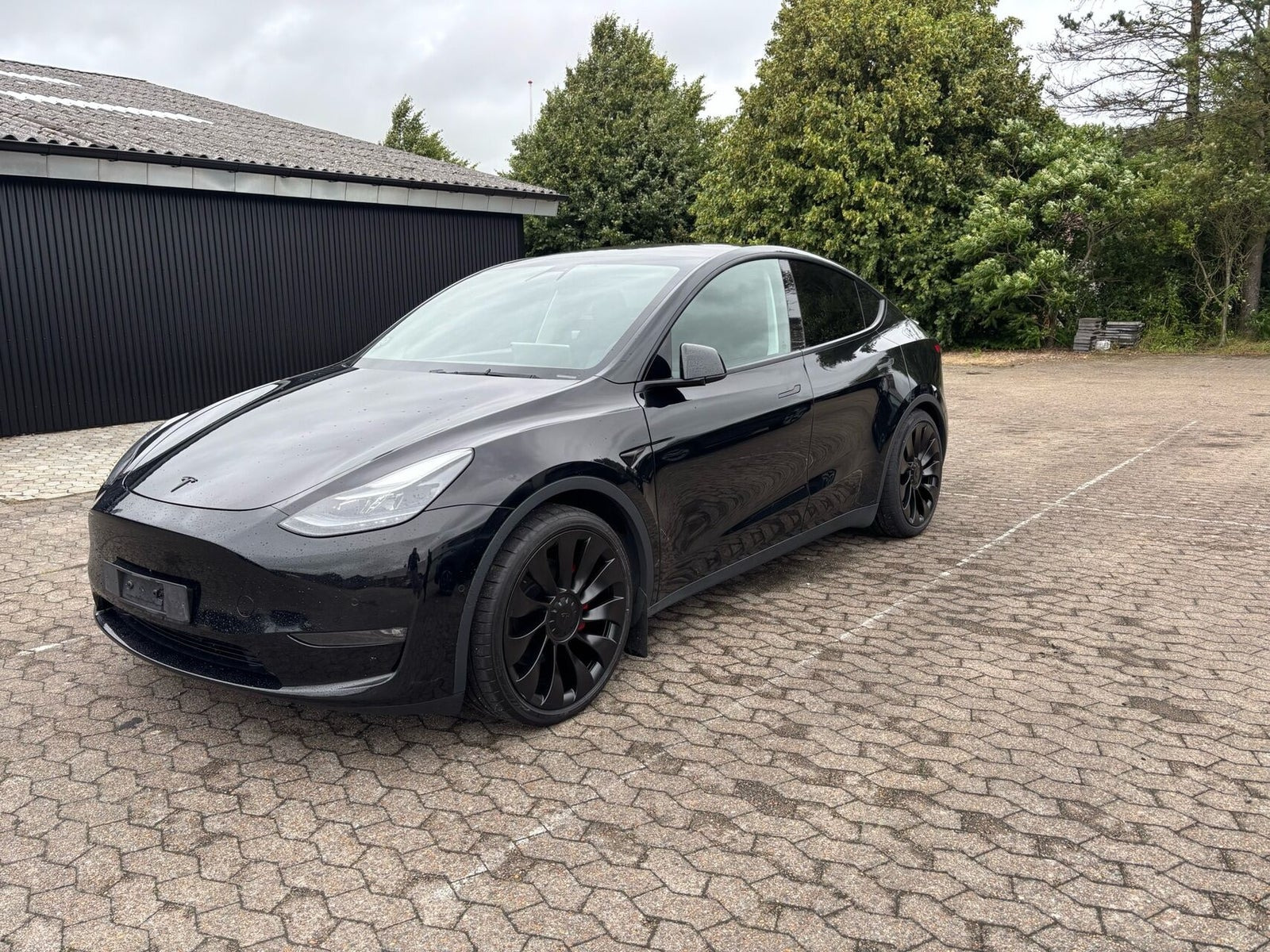 Tesla Model Y Performance AWD