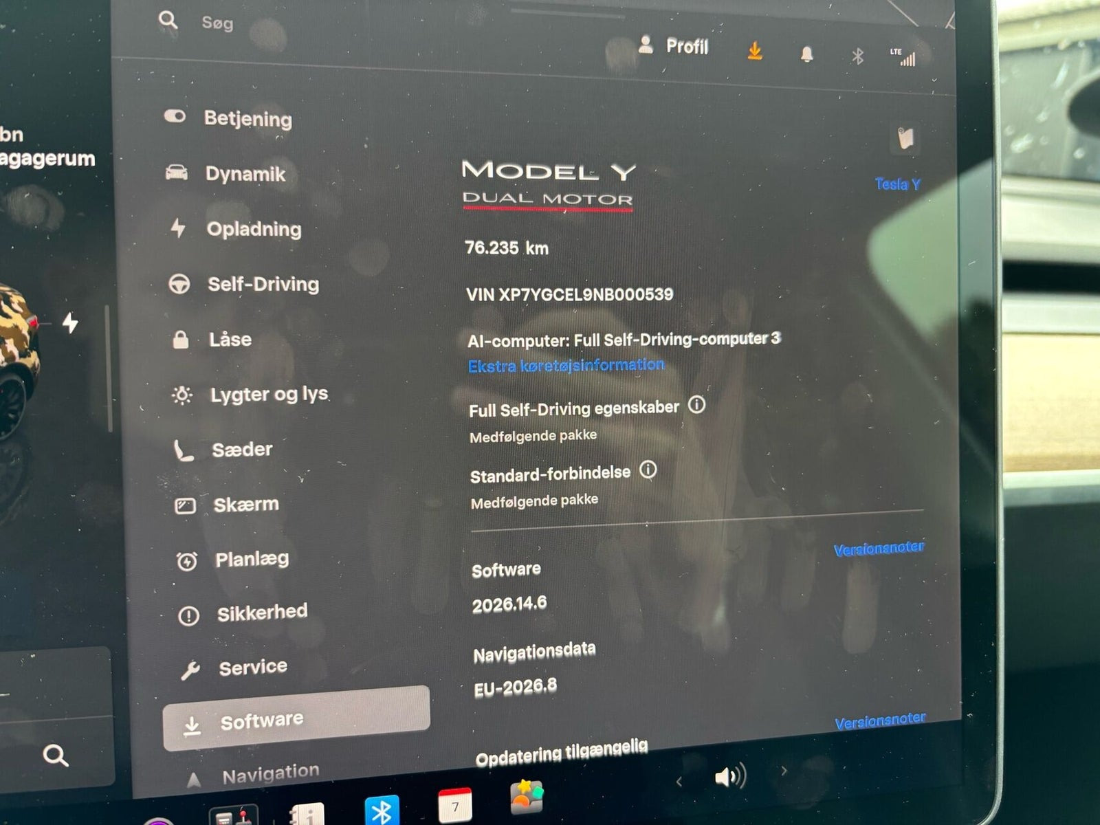 Sort Tesla Model Y fra 2022