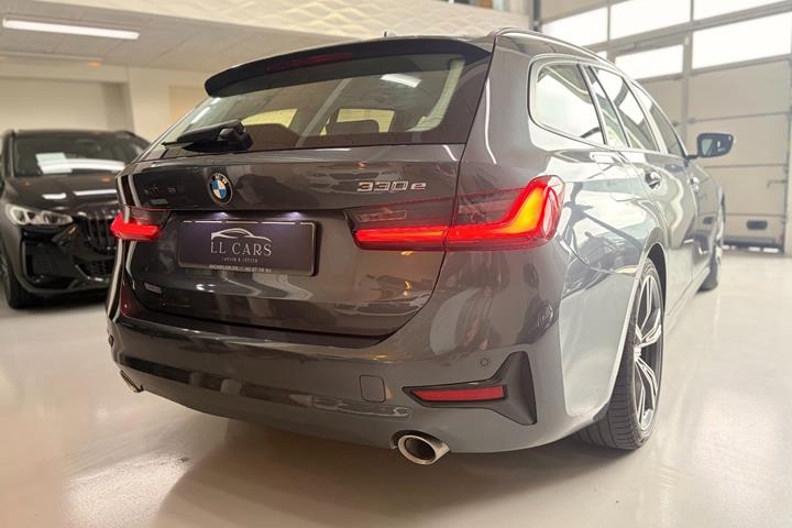 undefined BMW 330e fra 2020