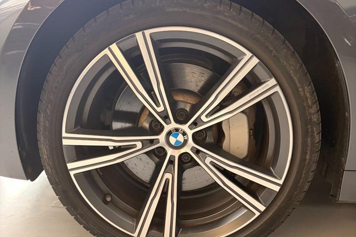 undefined BMW 330e fra 2020