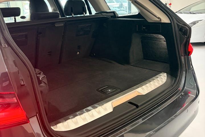 undefined BMW 330e fra 2020