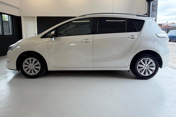 undefined Toyota Verso fra 2015