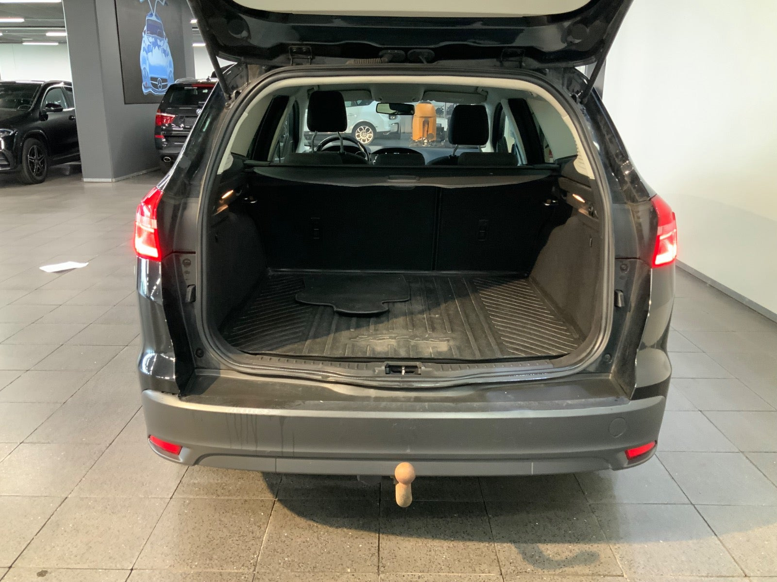 Sort Ford Focus fra 2017