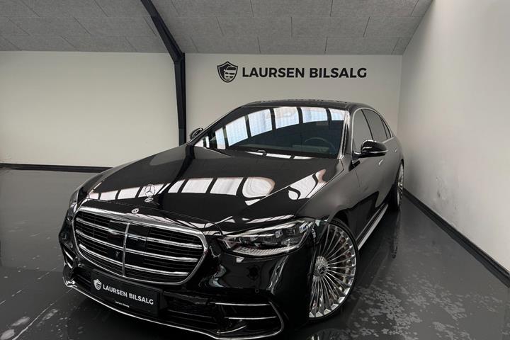 Sort Mercedes S580 e fra 2022