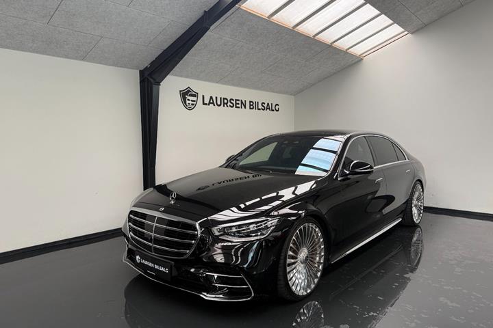Sort Mercedes S580 e fra 2022