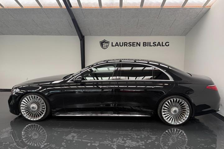 Sort Mercedes S580 e fra 2022