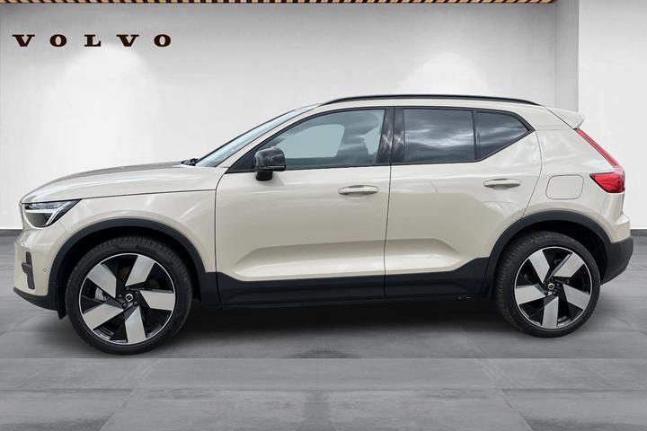Beige Volvo EX40 fra 2025