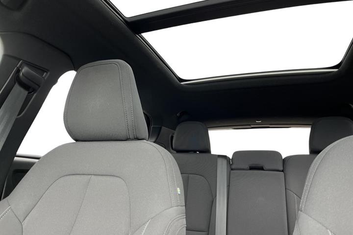Blå Volvo XC40 fra 2024