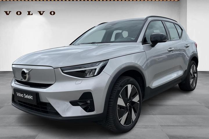 Grå Volvo XC40 fra 2024