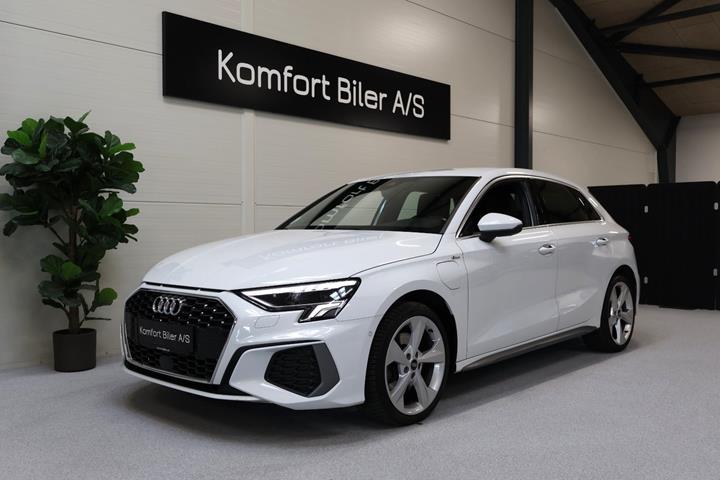 Hvid Audi A3 fra 2021