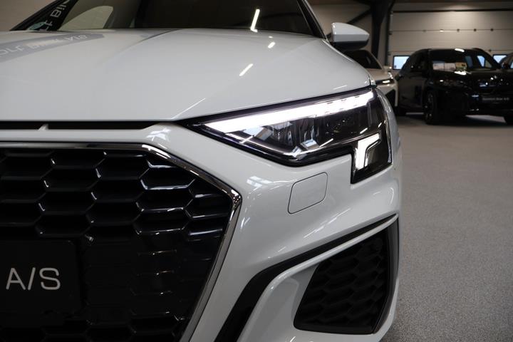 Hvid Audi A3 fra 2021