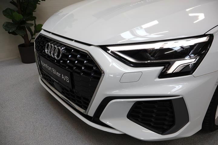 Hvid Audi A3 fra 2021
