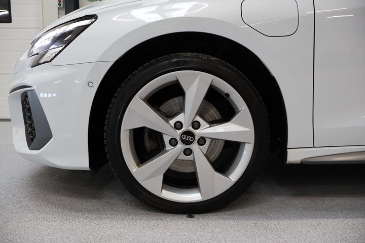 Hvid Audi A3 fra 2021