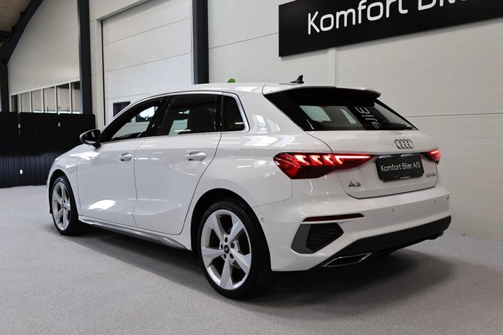 Hvid Audi A3 fra 2021