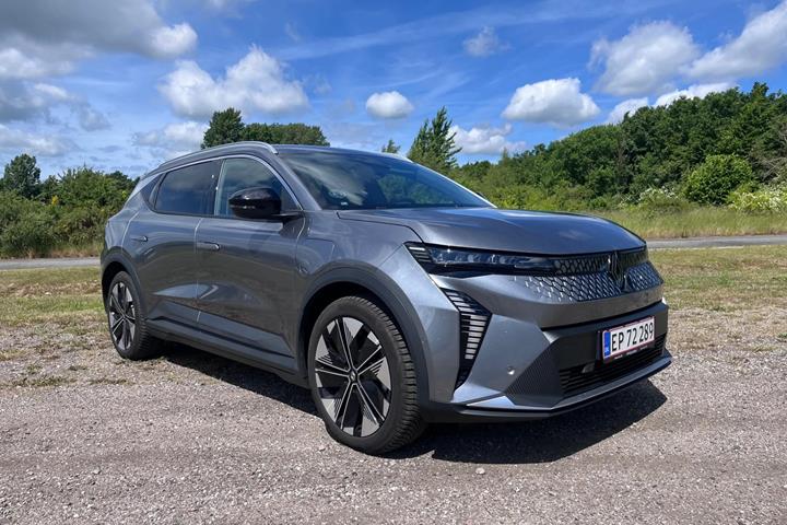 Grå Renault Scenic E-Tech fra 2026