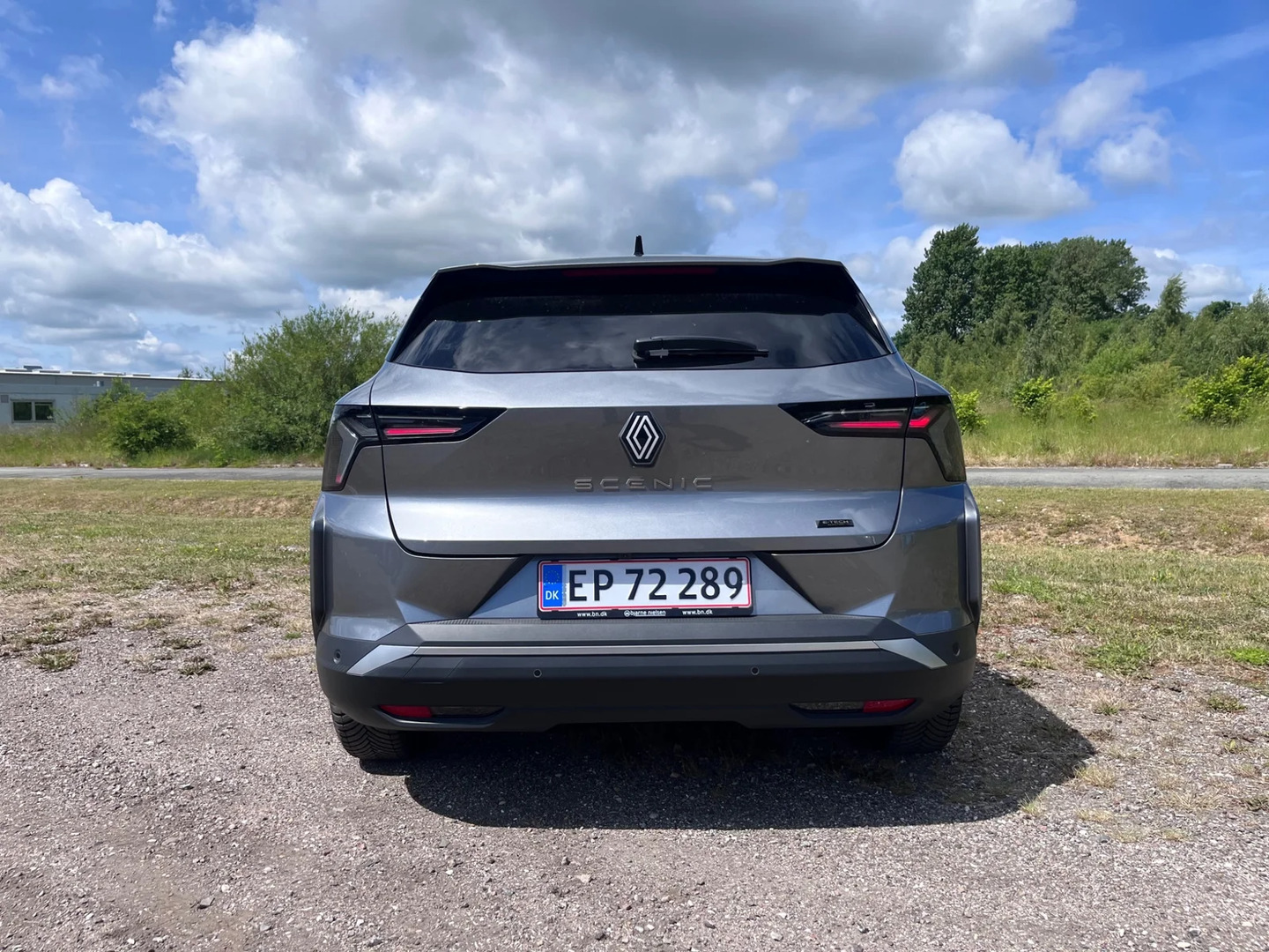 Grå Renault Scenic E-Tech fra 2026