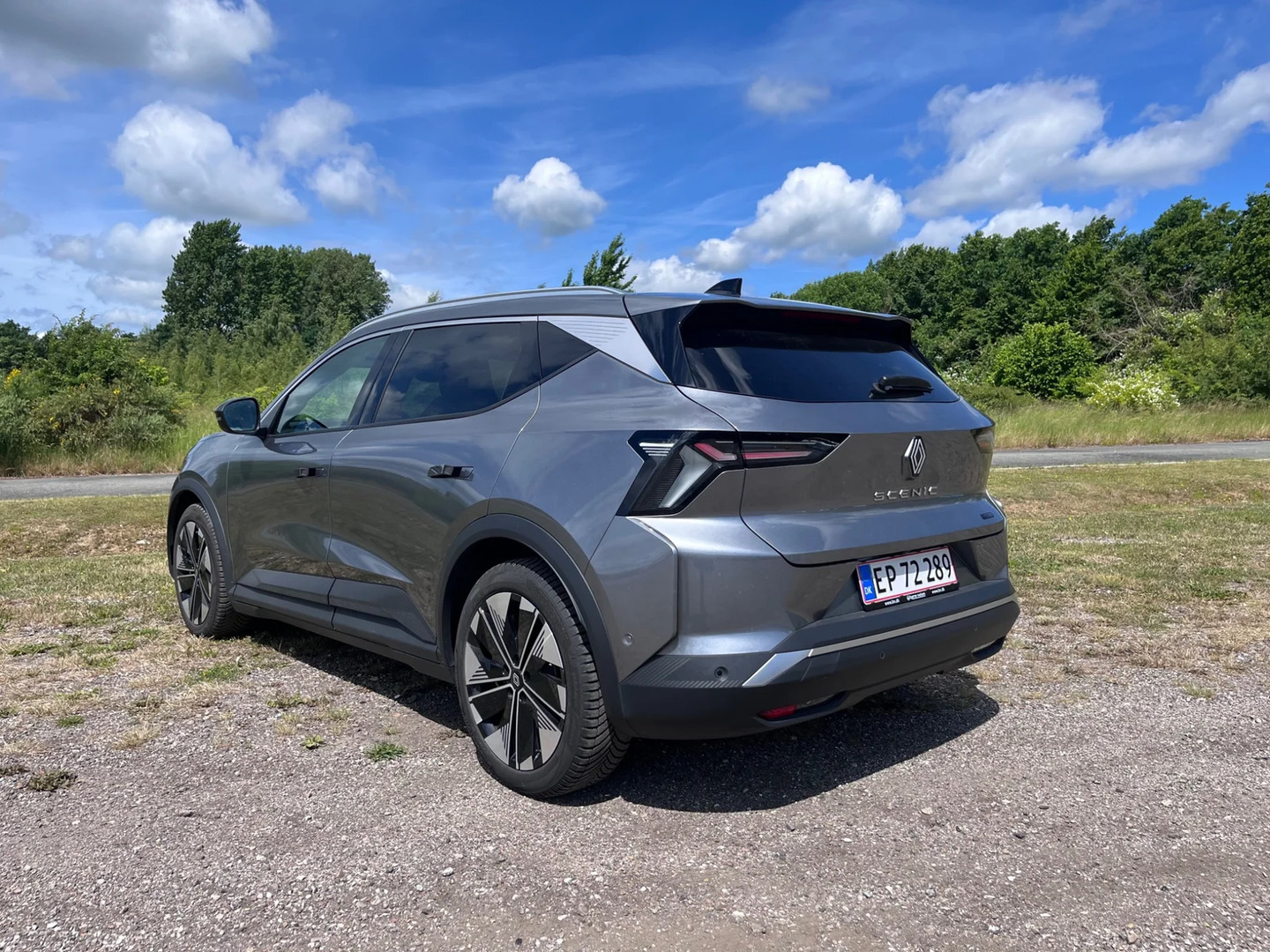 Grå Renault Scenic E-Tech fra 2026