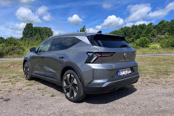 Grå Renault Scenic E-Tech fra 2026
