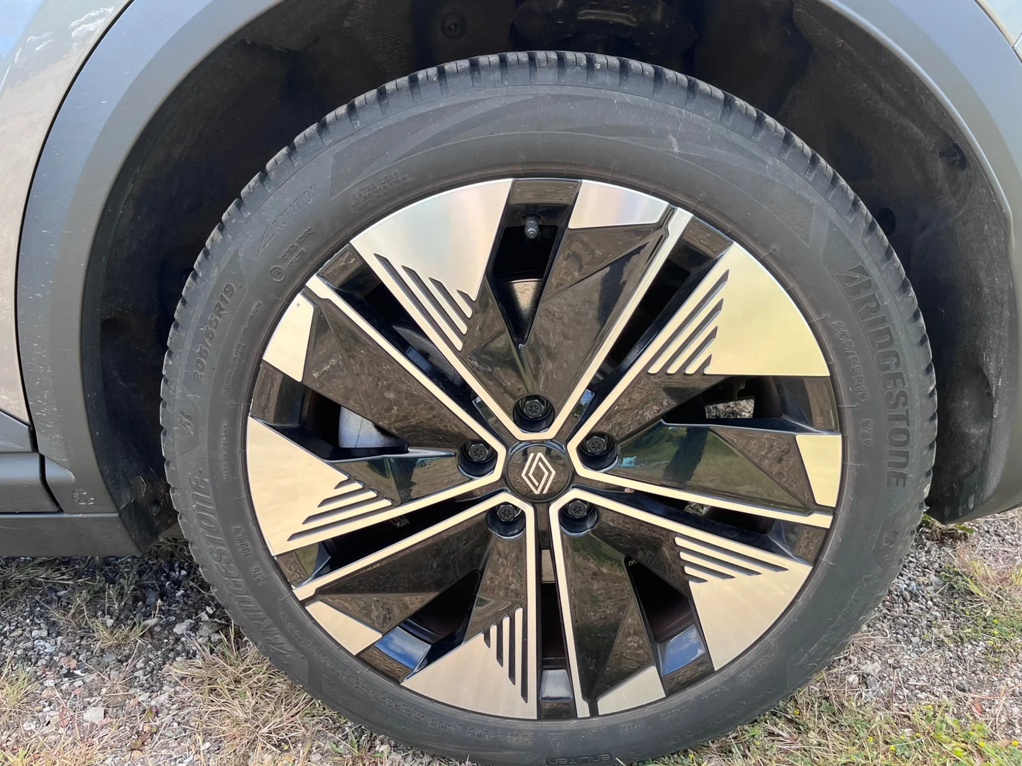 Grå Renault Scenic E-Tech fra 2026