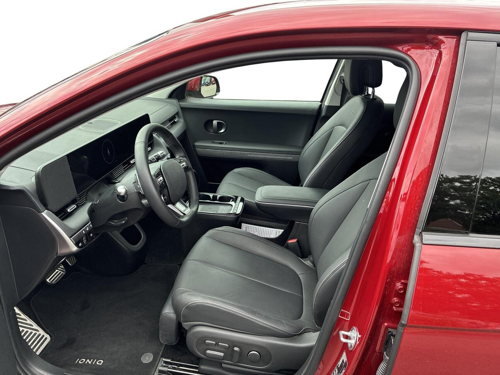 Rød Hyundai Ioniq 5 fra 2025