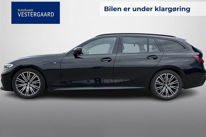 Sort BMW 330i fra 2020