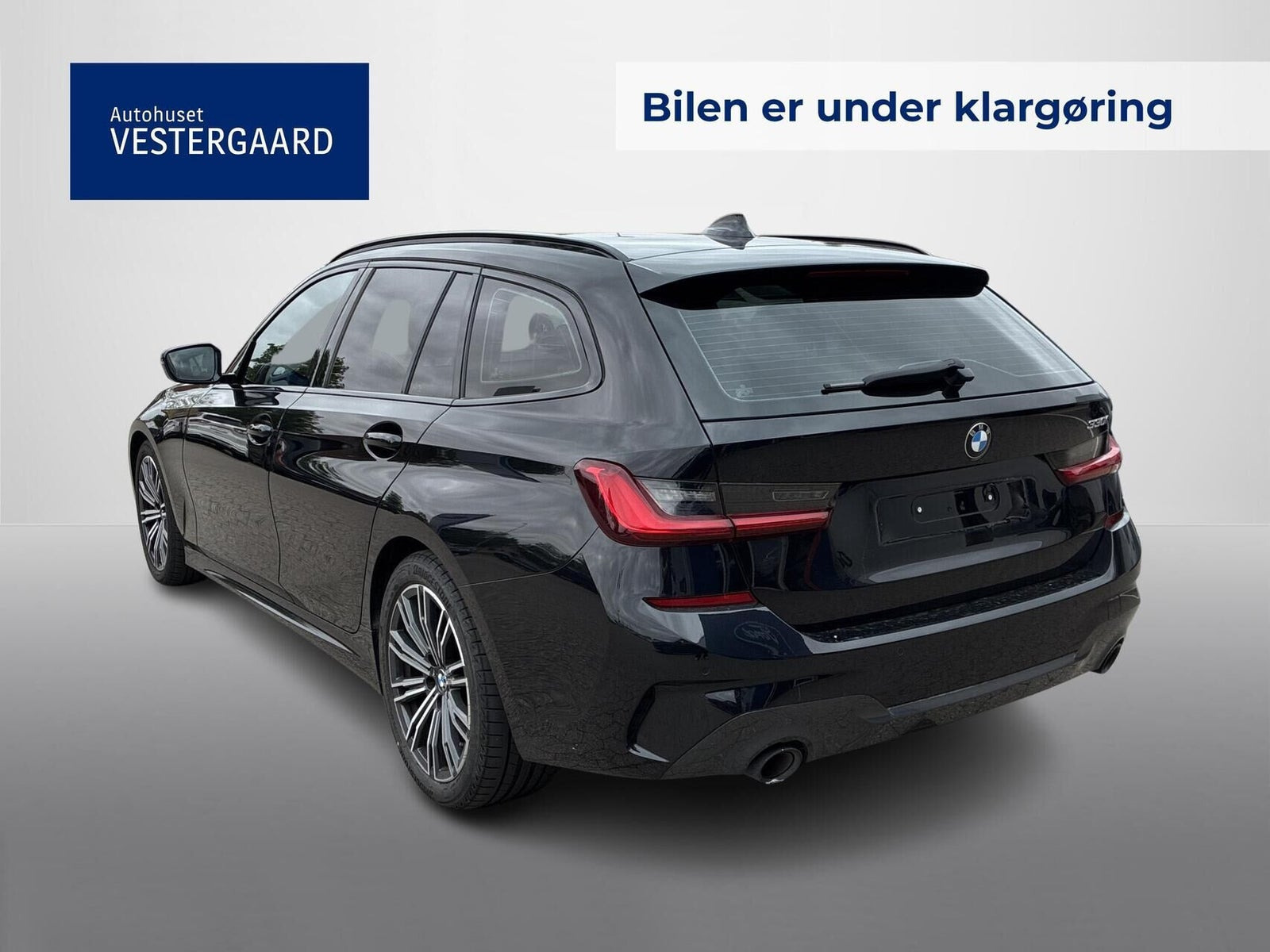 Sort BMW 330i fra 2020
