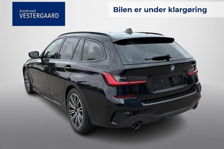 Sort BMW 330i fra 2020