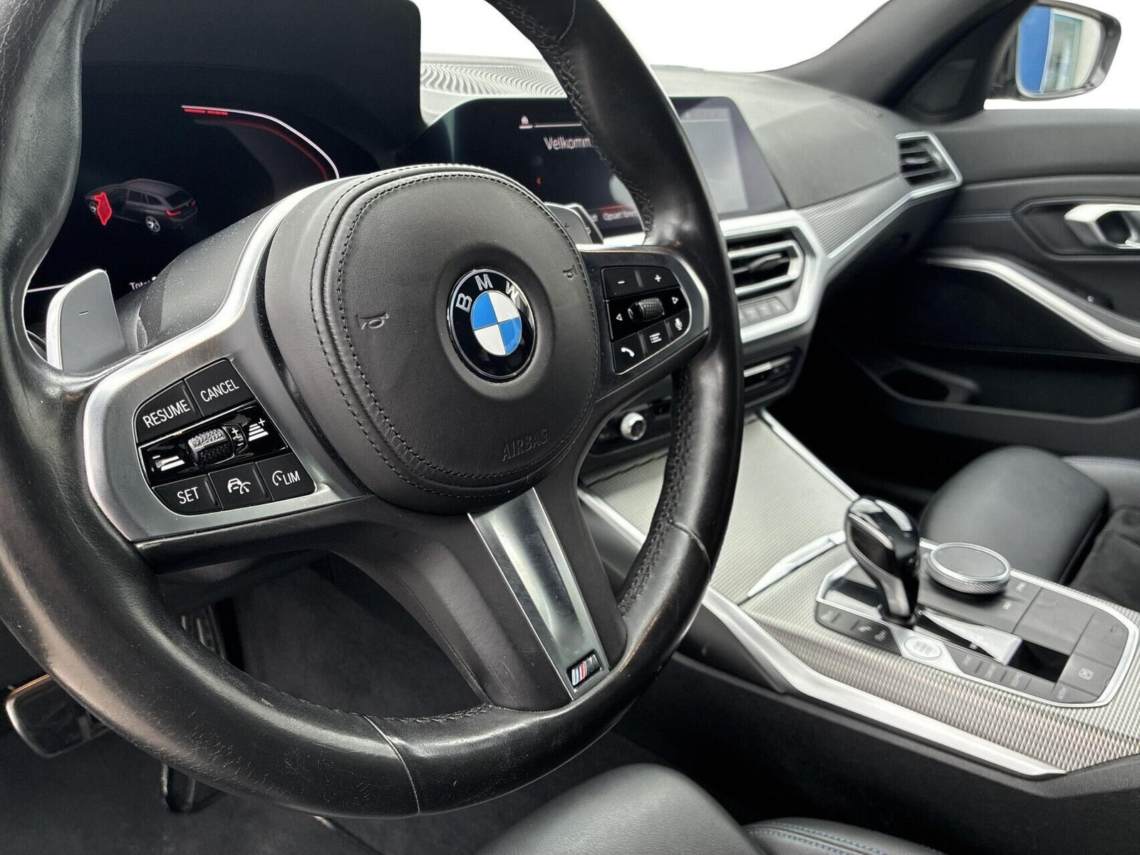 Sort BMW 330i fra 2020