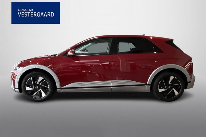 Rød Hyundai Ioniq 5 fra 2025