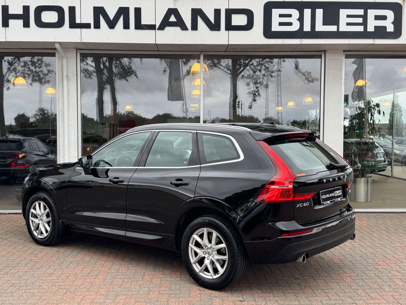 Sort Volvo XC60 fra 2020