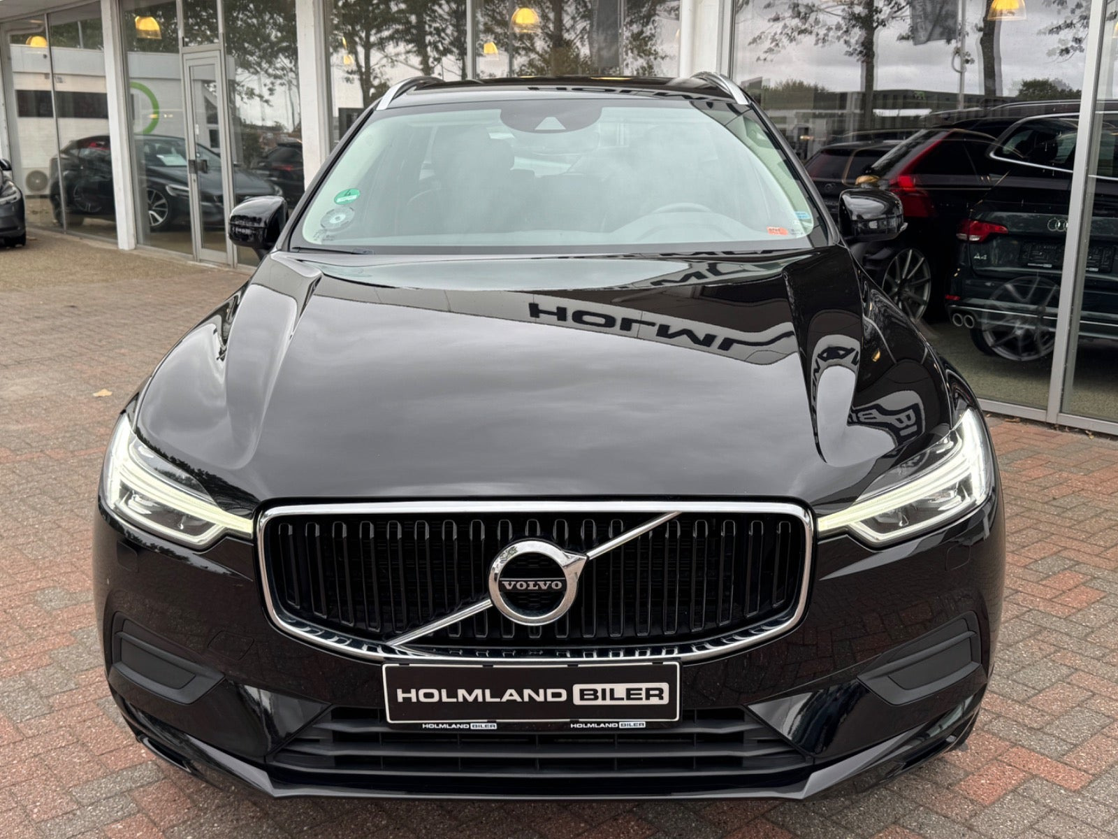 Sort Volvo XC60 fra 2020