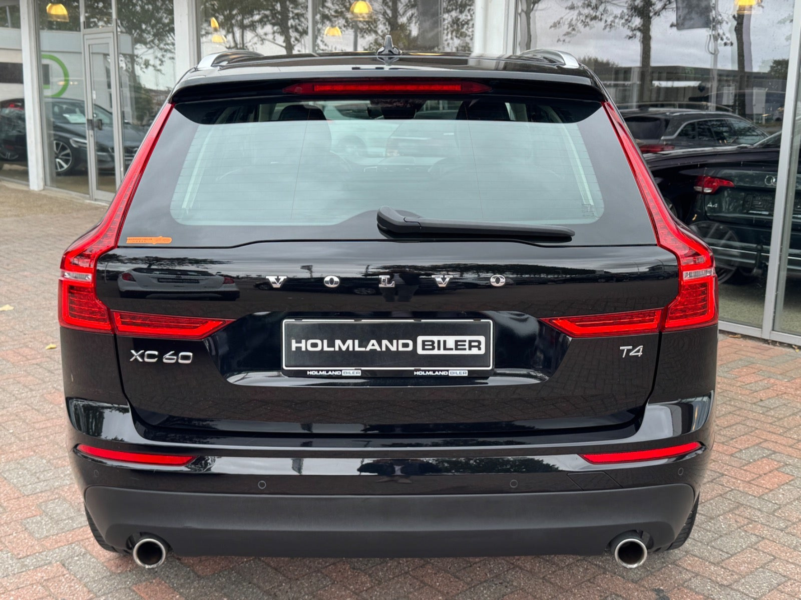 Sort Volvo XC60 fra 2020
