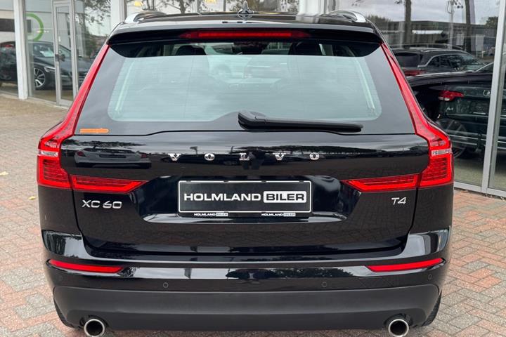 Sort Volvo XC60 fra 2020