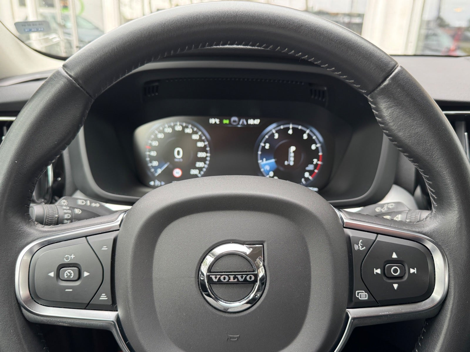 Sort Volvo XC60 fra 2020