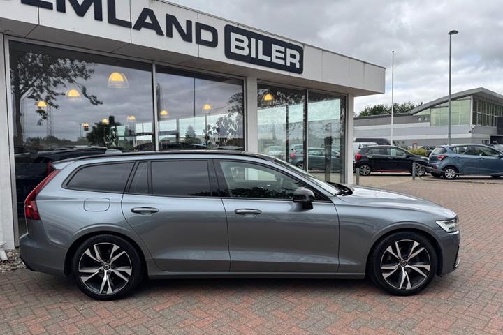 Grå Volvo V60 fra 2019