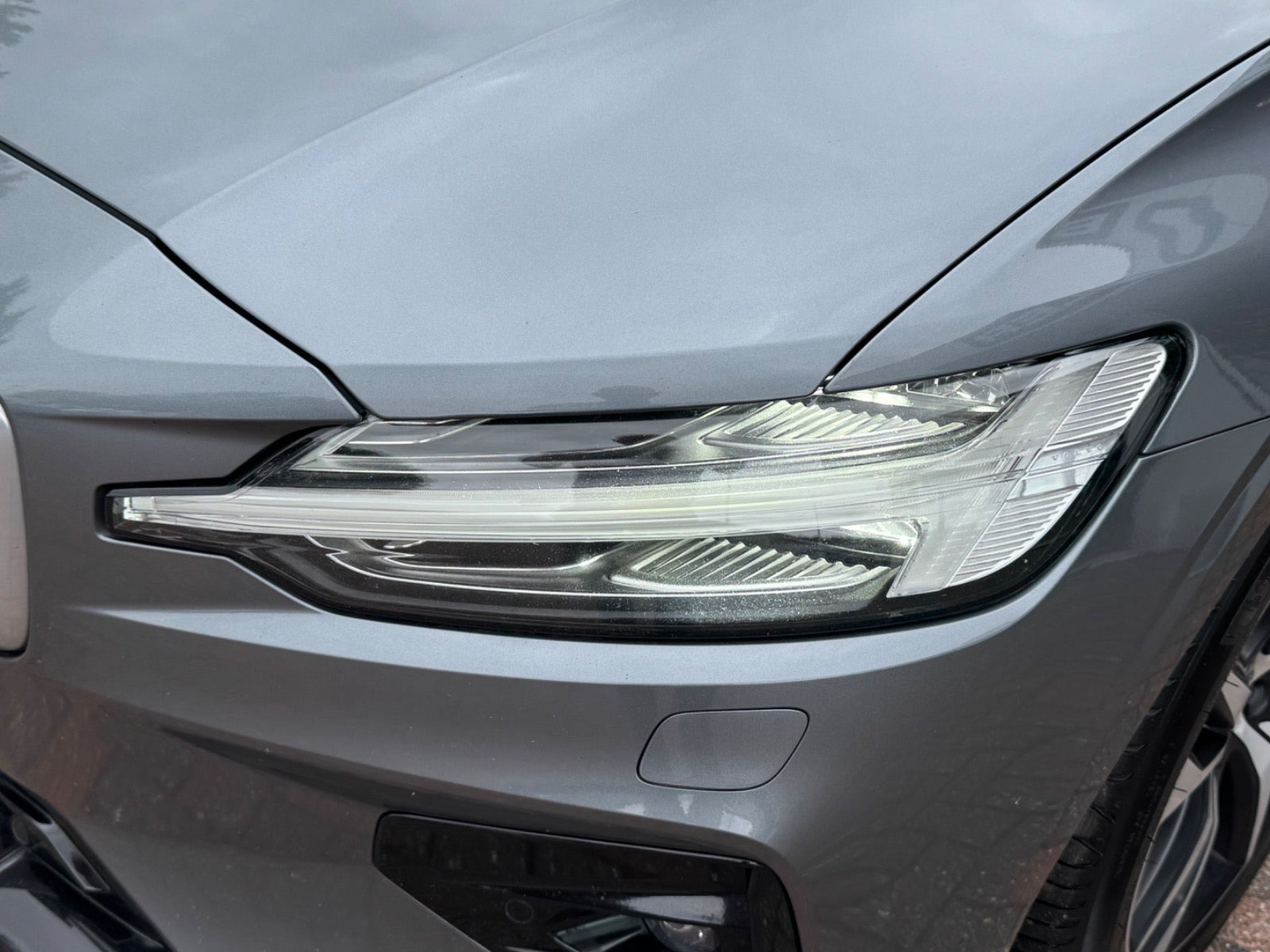 Grå Volvo V60 fra 2019