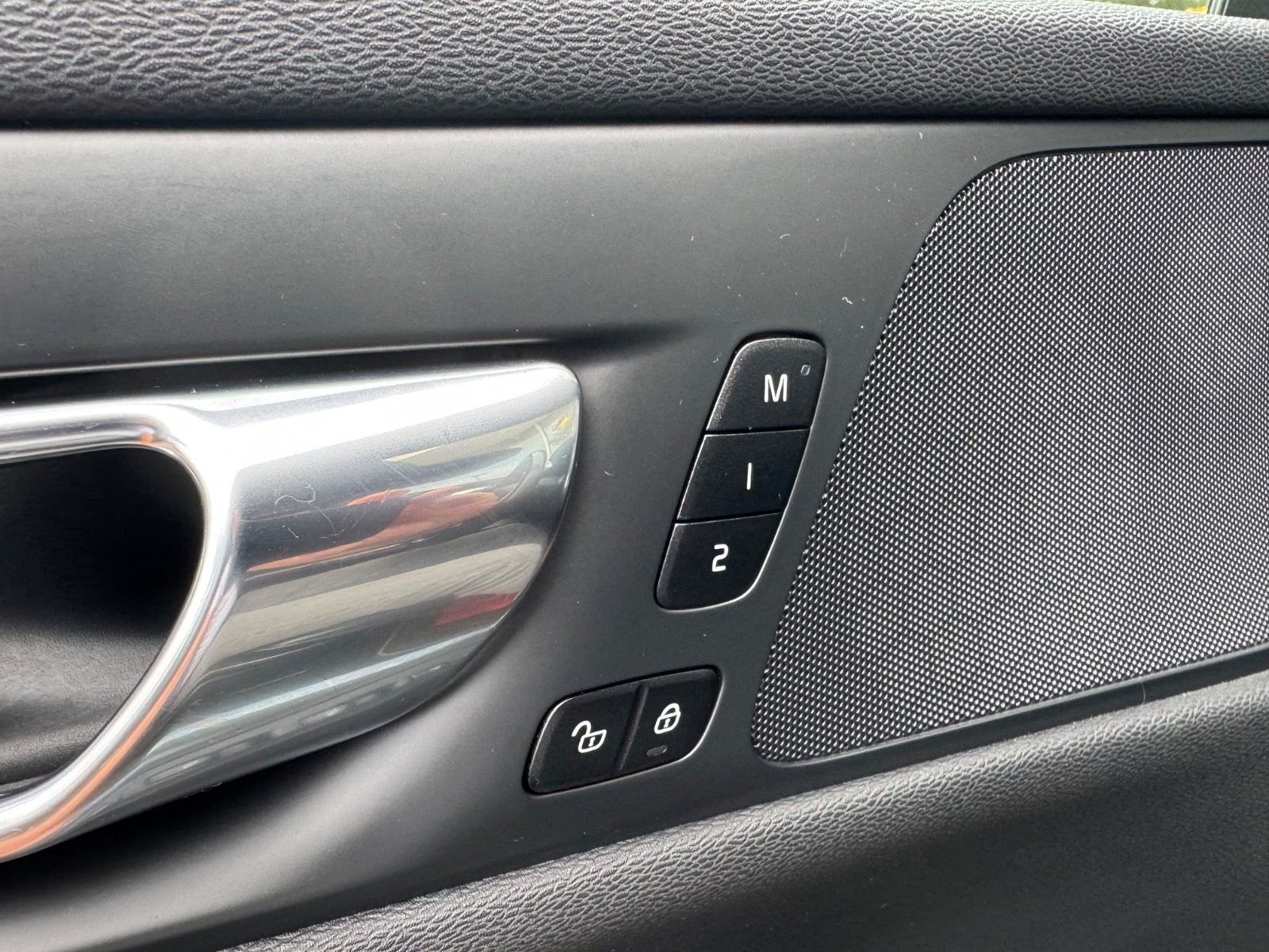 Grå Volvo V60 fra 2019