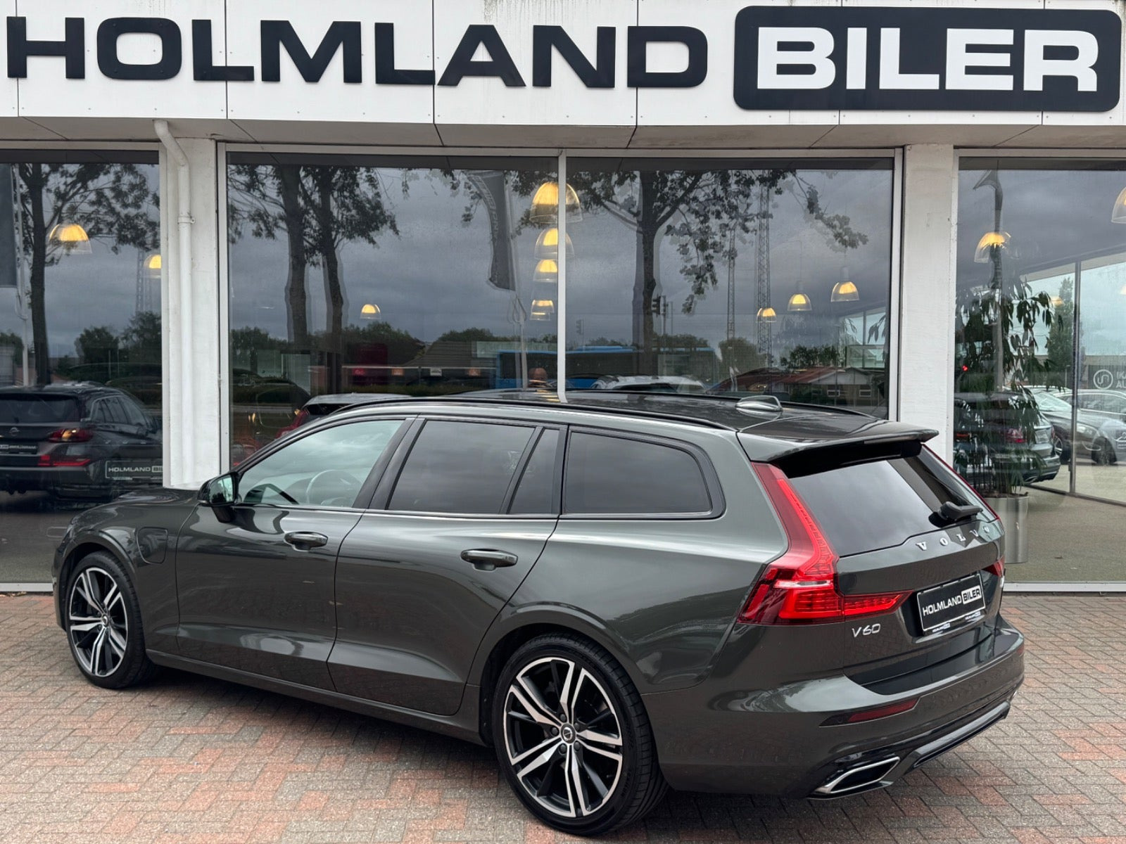 Brun Volvo V60 fra 2021