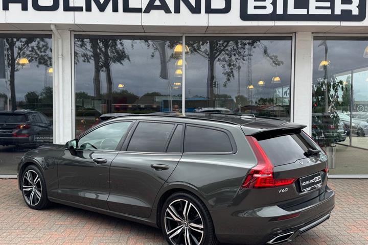Brun Volvo V60 fra 2021