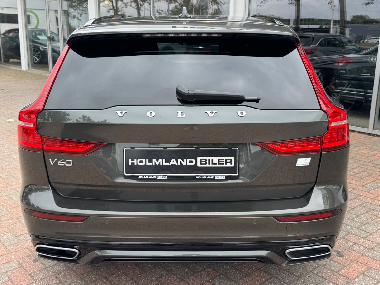 Brun Volvo V60 fra 2021