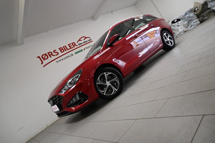 Rød Hyundai i30 fra 2021