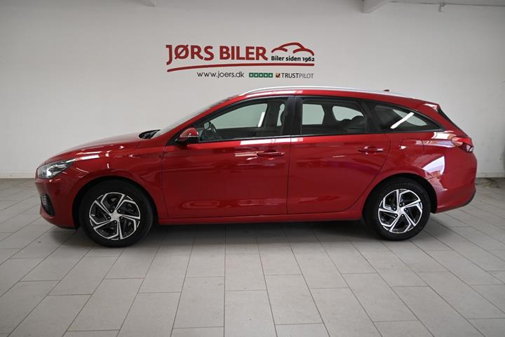 Rød Hyundai i30 fra 2021