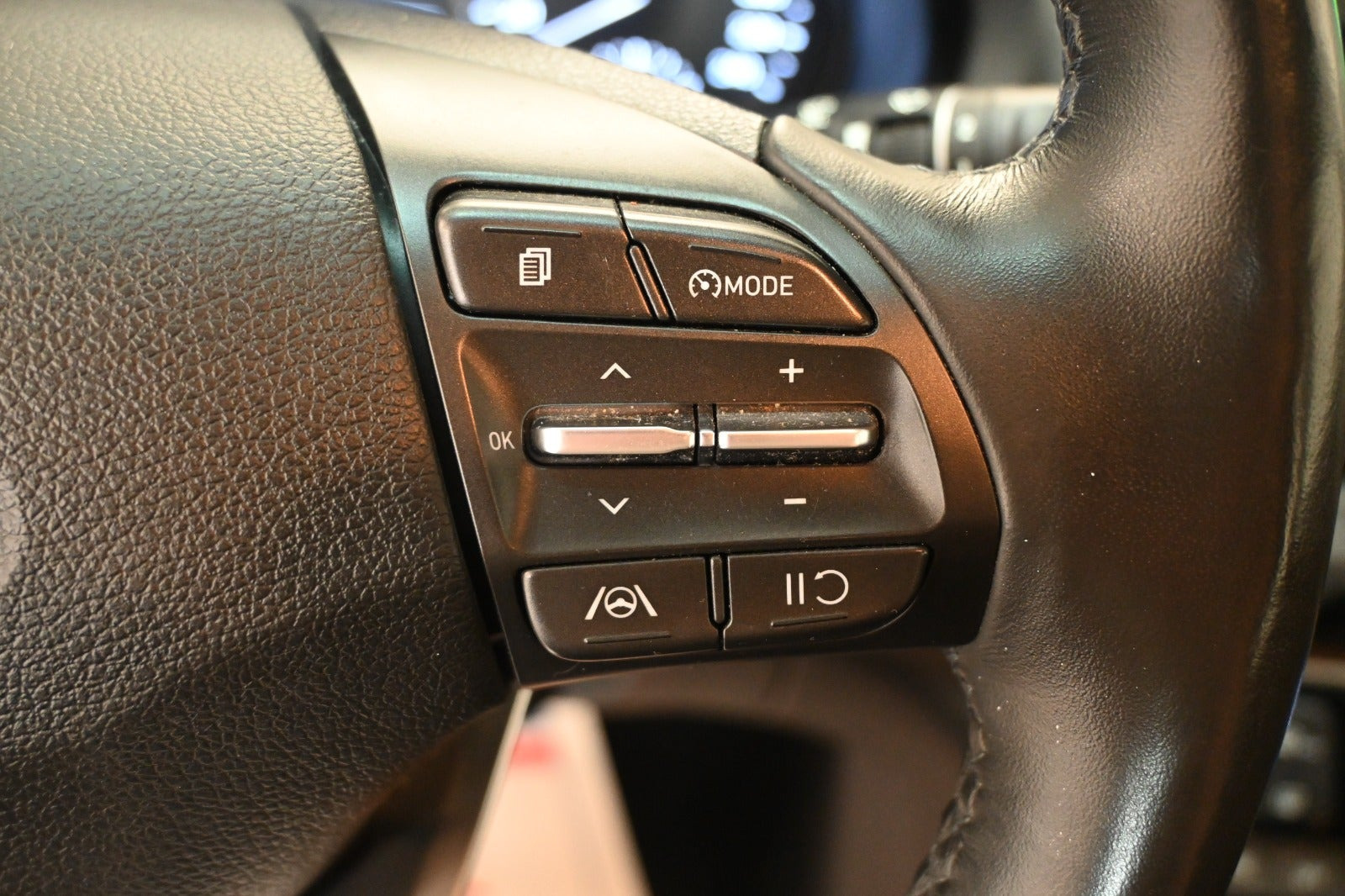 Rød Hyundai i30 fra 2021