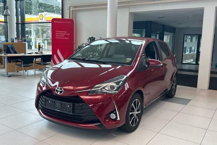 Rød Toyota Yaris fra 2019