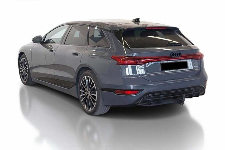 Grå Audi Q6 e-tron fra 2025