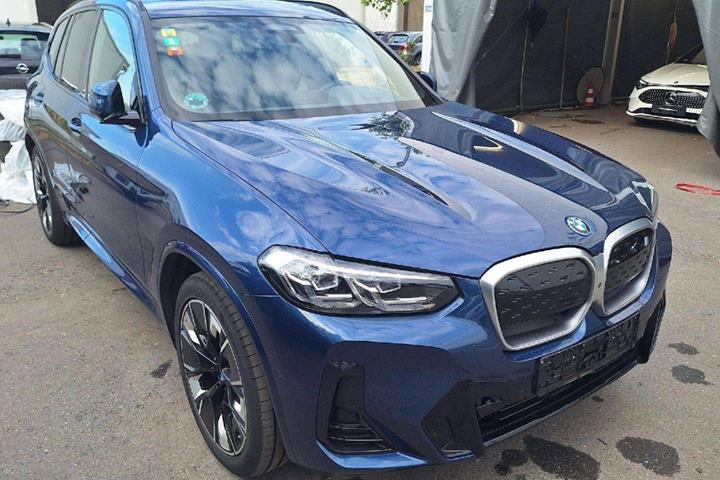 Blå BMW iX3 fra 2022