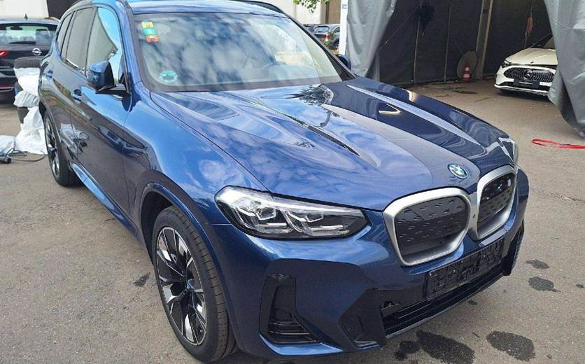 BMW iX3 Charged Plus M-Sport