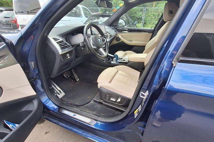 Blå BMW iX3 fra 2022